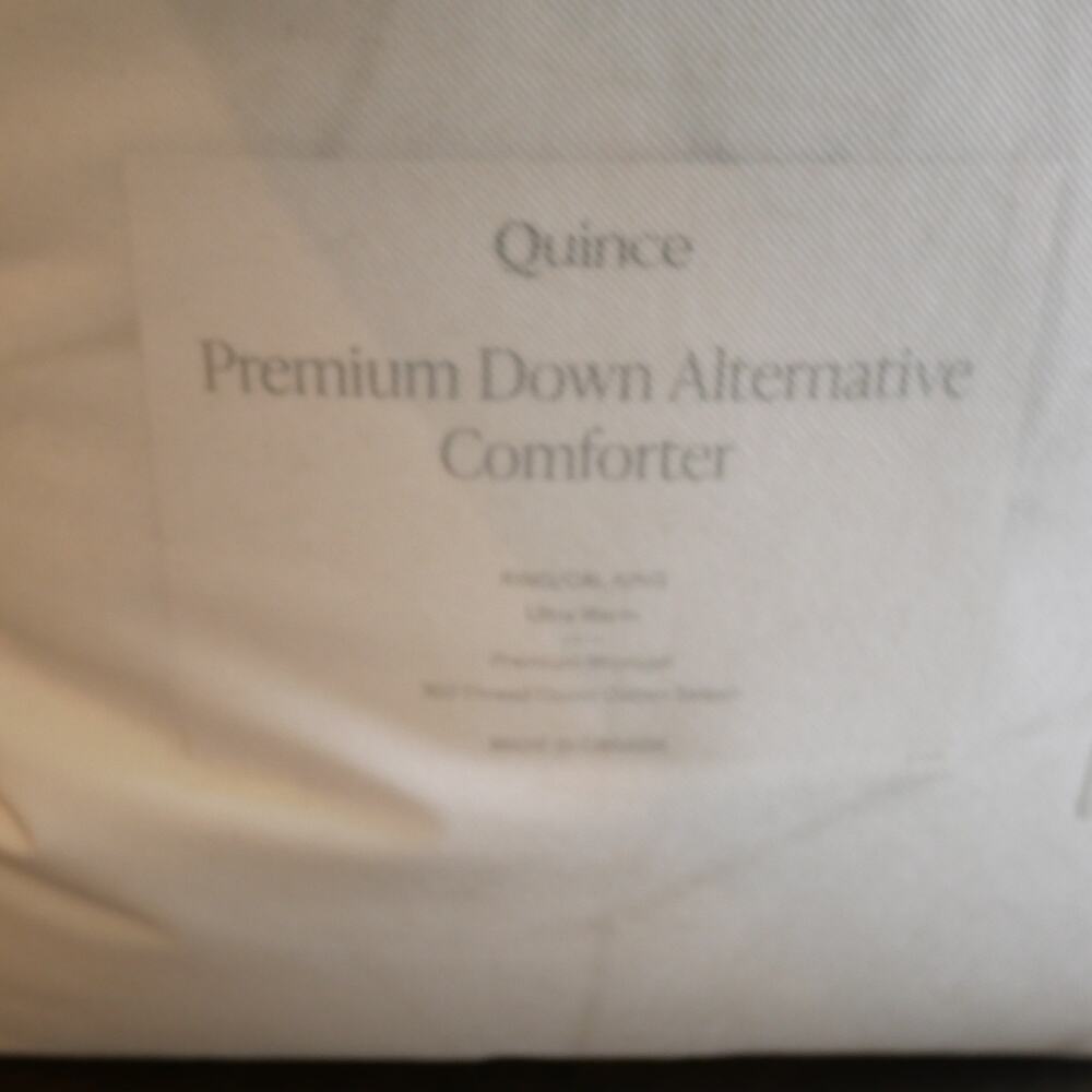 New Quince All Season Premium Down Alternative Comforter King California King - Picture 7 of 9